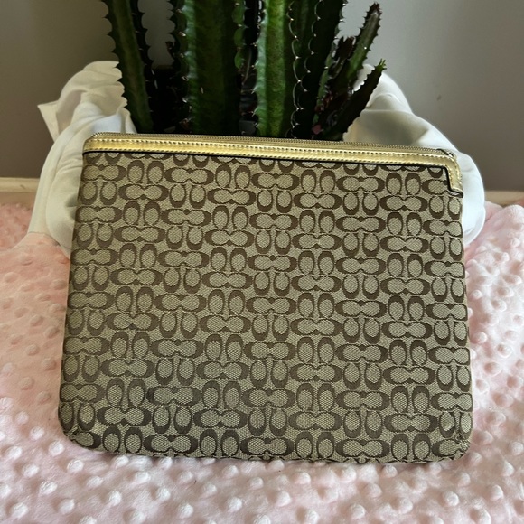 Coach IPad Bag - Picture 4 of 4